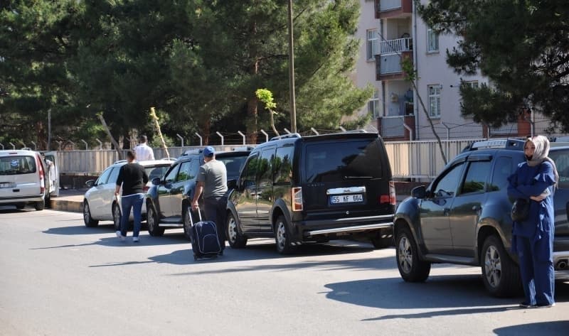 <p>SON DAKİKA! Ne zaman terhis olacaklarını bekliyorlardı... MSB onay verdi eve dönüşler başladı</p>