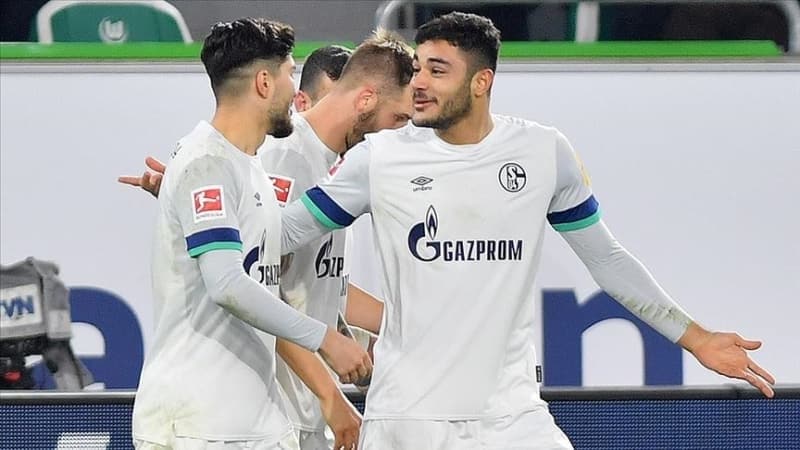 <p><b>'KASIM GİBİ KENDİMİ KABUL ETTİRDİM'</b></p><p><br></p><p>'Stuttgart ve Schalke'de oynadım, Stuttgart biraz daha şehir takımıydı, 5-6 yıldan beri oynayanlar vardı. Mario Gomez vardı Beşiktaş'tan, bana çok yardımı dokundu. Taraftar beni çok benimsedi. Bu sahadaki performansım nedeniyle böyle oldu. Schalke daha büyük kulüp, hep forma rekabeti var. Burada kendimi kabullendirmem daha uzun sürdü. Sahaya çıkıp futbolumu göstermem lazım ama sezon başında sakatlıklarla başladığım için o şansı elde edemedim. Ekim-Kasım aylarından sonra kendimi kabullendirdim ve yoluma devam ediyorum.'</p>