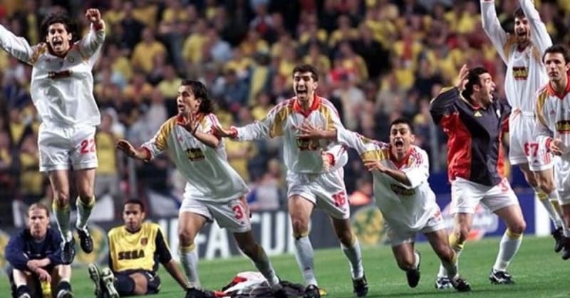 <p>2000'deki UEFA Kupası'nı anlatan Brezilyalı efsane, 'İstanbul'da sokağa çıktığımda insanlar bana sürekli Henry'nin UEFA Kupası finalinde yaptığı kafa vuruşunu hatırlatıyor.</p>