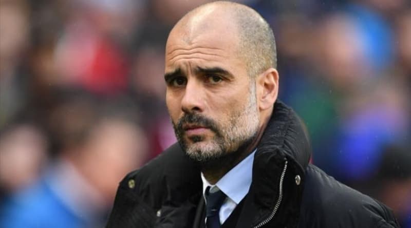 <p><b>'GUARDIOLA GELSE GÖNDERİRLER' </b></p><p>Galatasaray'da 1996'da ilk yarıda takım kötü giderken Fatih Terim yerine başkası gelse belki bugün Fatih Terim olmayacaktı. Guardiola, Manchester City'de ilk sezonunda mı şampiyon oldu? Guardiola, Türkiye'ye gelsin ilk senesinde şampiyon olmasın devam edemez. Bu zihniyeti değiştirmemiz gerekiyor önce. Sen Löw'e, Hiddink'e, Aragones'e, Tigana'ya falan kötü hoca diyebilir misin? Sezonu tamamlayamadı bu adamlar ya. Niye? Zihniyet...</p>