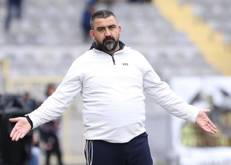 <p><b>'5 SENE ÜST ÜSTE ŞAMPİYON OLABİLİRDİK' </b></p><p>Haksızlık da yapıldı tabii. İçimizde hissettiğimiz, düşündüğümüz haksızlıklar oldu tabii. Biz o dönem sadece Denizli değil, bir çok maçta haksızlığa uğradık. Biz o sene şampiyon olsak üst üste 5 sene şampiyon olurduk.</p>