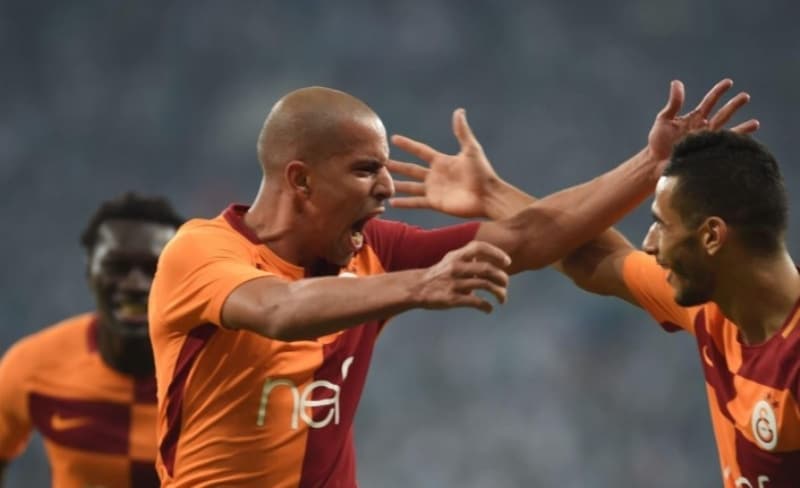 <p>Yönetim, Feghouli ve Belhanda'nın satışından 20 milyon Euro elde ederek rahat bir nefes almak istiyor.</p>