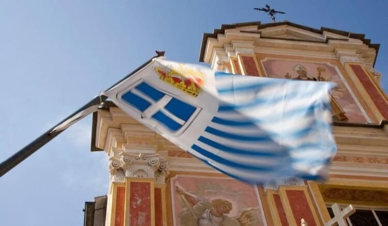 <p>Tarih boyunca birleşik İtalya'nın resmi anlamda asla bir parçası olmayan bu mikro ulus, Giorgio Carbone liderliğinde, 1963 yılından itibaren bağımsızlık iddiasını güçlü biçimde dile getirmeye başladı.</p>