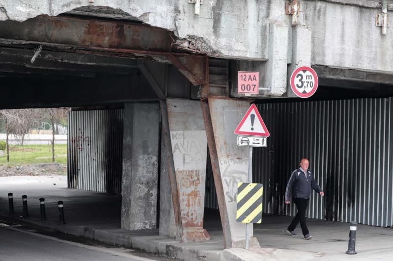 <p>A��klamada k�pr�n�n  'Unkapan� Kav�a�� Uygulama Projesi' kapsas�nda yenilece�i kaydedilmi�ti.</p>