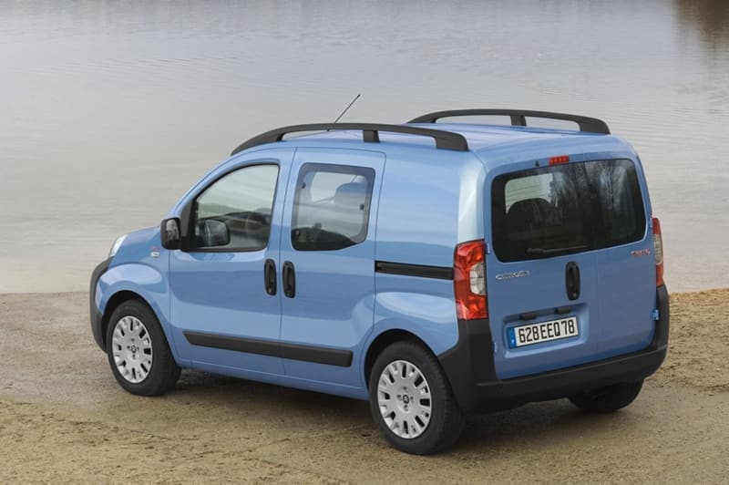 <p>BERLINGO SHINE 1.5 BlueHDi 130 HP S&S 6 leri Manuel </p><p>150.500 TL<br><br></p><p>YEN BERLINGO SHINE 1.5 BlueHDi 130 HP S&S EAT8 Tam Otomatik </p><p>174.000 TL</p>