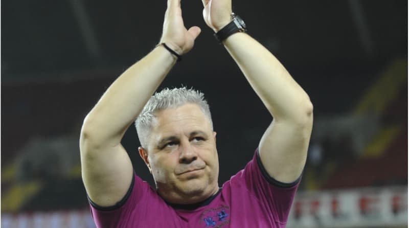 <p><b>ELEŞTİRİLERDEN ASLA ETKİLENMEDİM</b></p>