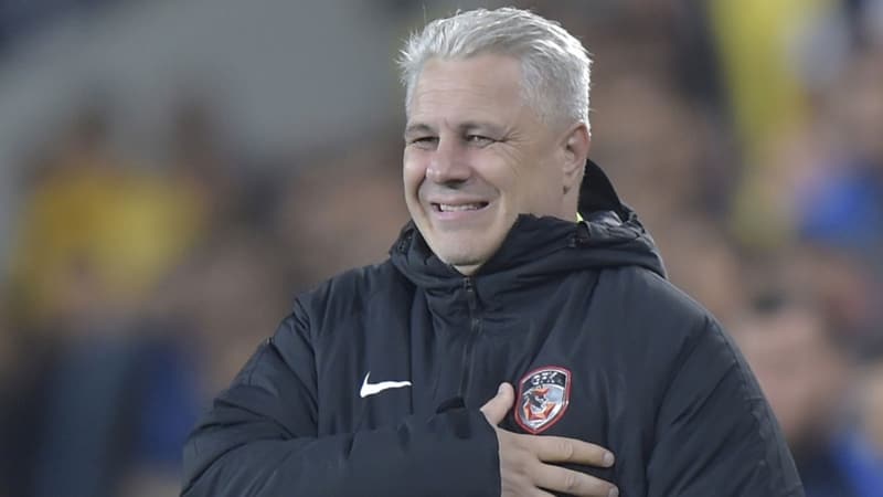 <p>'Sezon başlamadan hemen önce henüz daha tam kadro olarak idman bile yapmamıştık. Ancak çok çalışmanın karşılığında kısa sürede bu takıma sihirli değnek değmiş gibi toparladım. Şu an geldiğimiz noktada herkes bunu rahatlıkça görebilir. Sıfırdan ve bazı şartlardan dolayı geç kurulan bir takımdık ancak şu an topladığımız puanlar ne kadar başarılı olduğumuzu gösterir...</p>