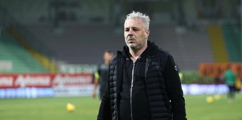 <p><b>BU TAKIMI SIFIRDAN OLUŞTURDUM</b></p>