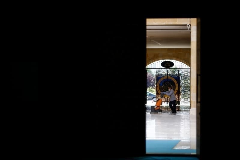 <p>İçerenköy Mahallesi İçerenköy Hacı Nuri Cerit Camii</p><p>İçerenköy İlknur Camii</p><p>Merkez Camii</p><p>Kayışdağı Mahallesi Anadolu Garajı mescidi</p><p>Yeni Çamlıca Merkez Camii</p><p>Yunus Emre Camii</p><p>Zekeriyabey Camii</p><p>A Libade Camii</p><p>Yeni Sahra Futbol Stadı</p><p>Pazar Yeri</p><p>İmamı Buhari Camii</p><p>Kanuni Sultan Süleyman Camii</p><p>Kaptan Faruk Türker Camii</p><p>Kayışdağı Fatih Camii</p><p>Kayışdağı Merkez Camii</p><p>Kilisli Mustafa Kanat Camii</p><p>İçerenköy Mahallesi Kiptaş Sultan Alpaslan Camii</p><p>Küçükbakkalköy Mrk. Camii</p><p>İnönü Mahallesi Medine Mescidi </p><p>Küçükbakkalköy  Mescidi Aksa Camii</p><p>Mimar Sinan Camii</p><p>Osmanlı Çatakbaşı Camii</p><p>Öztürkler Camii</p><p>Selçuklar Camii</p><p>Selman-ı Farisi Camii</p><p>İçerenköy Mahallesi Şafak Cami </p><p>Şehit Mehmet Emin Aydın Camii</p><p>Şehitler Camii</p><p> Takva Camii</p><p>Türkistanlılar Camii</p><p>Uhud Camii</p><p>Yedpa Camii</p>