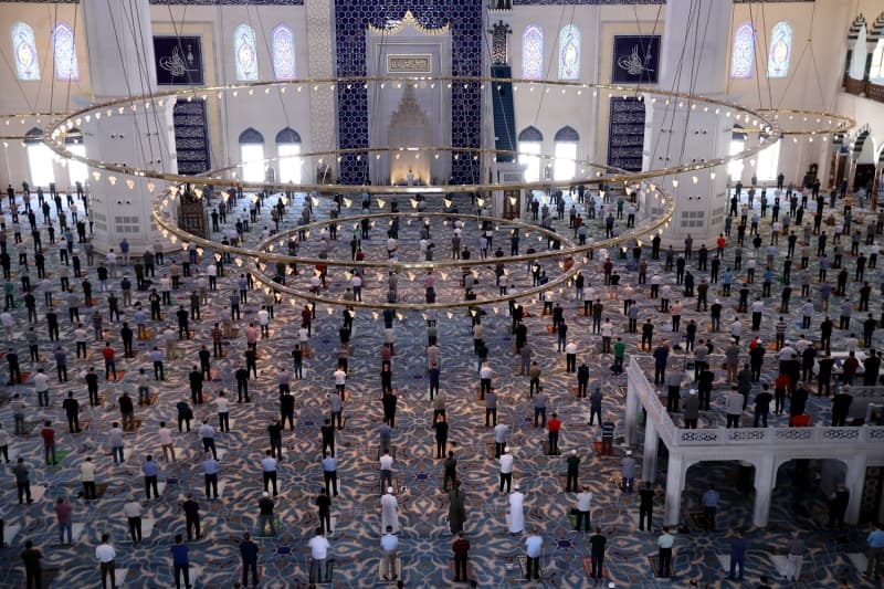 <p> Büyük Çamlıca Camisi</p>