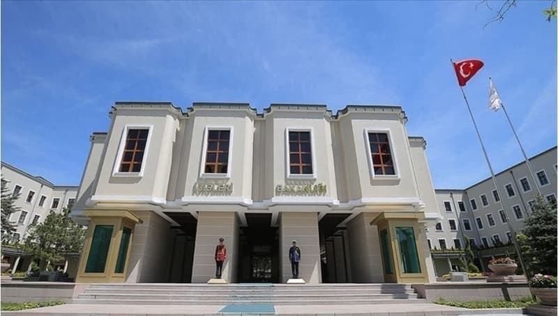 <p>Buna göre bakanlığın genelgesi kapsamında, hafta sonu 15 ilde sokağa çıkma yasağı uygulanacak. </p>