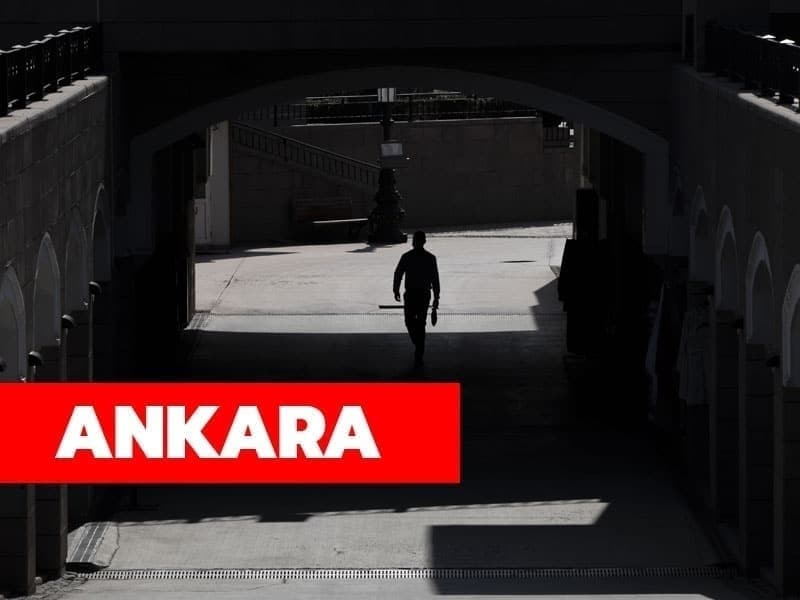 <p>Ankara hafta sonu sokağa çıkma yasağı olan büyükşehirlerden</p>