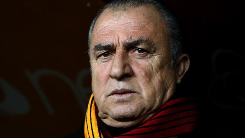 <p><b>PARA SORUNLARI VAR </b></p><p>Becali ayr�ca, 'Galatasaray'�n ekonomik sorunlar� oldu�unu vurgulayan ba�kan, 'Fatih Terim ya da Galatasaray’dan kimseyle konu�mad�m. Coman ile de konu�mad�m. Galatasaray transfer i�in para vermiyor. Para sorunlar� var' demi�ti.</p>