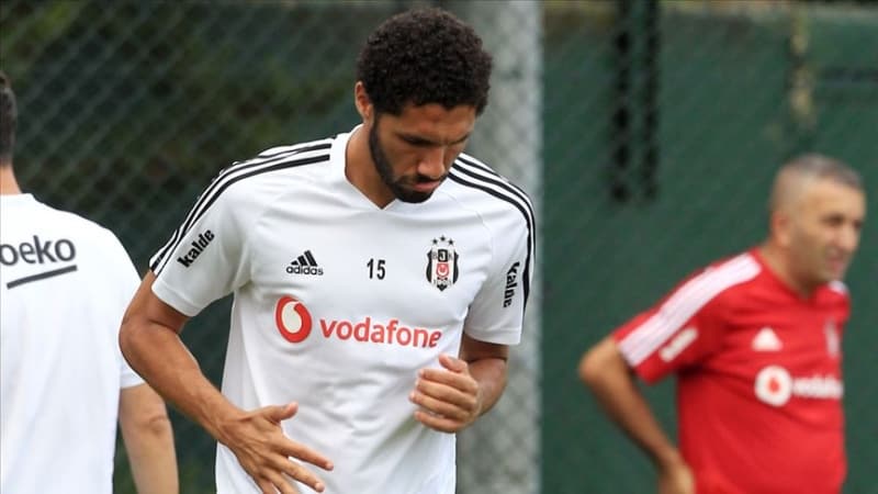 <p>Satın alma opsiyonu 18 milyon avro olan 27 yaşındaki oyuncu da bir süre önce yaptığı açıklamada gelecek sezon da Beşiktaş’ta forma giymek istediğini söylemişti.</p>