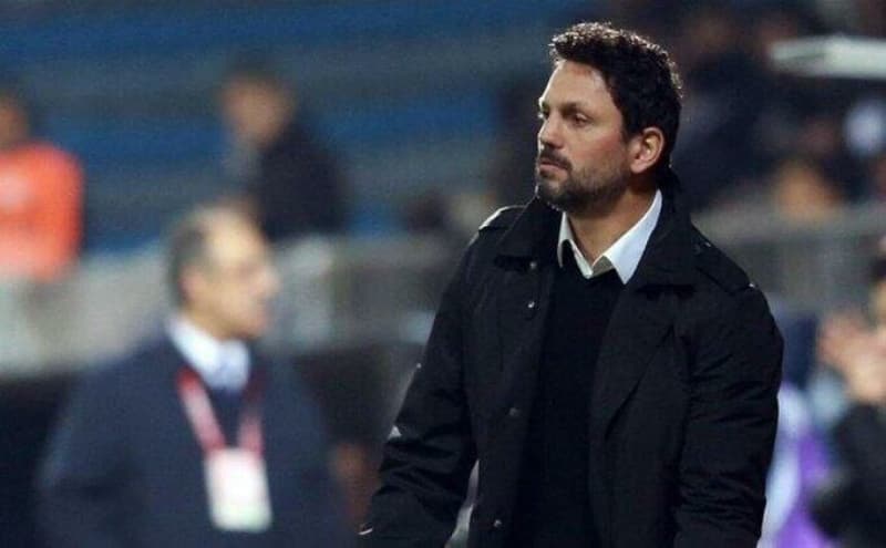 <p><b>EKSİLERİ</b></p><p>Gençlik: En büyük dezavantajı gençliği. Henüz 45 yaşında ve yolun başında.</p>