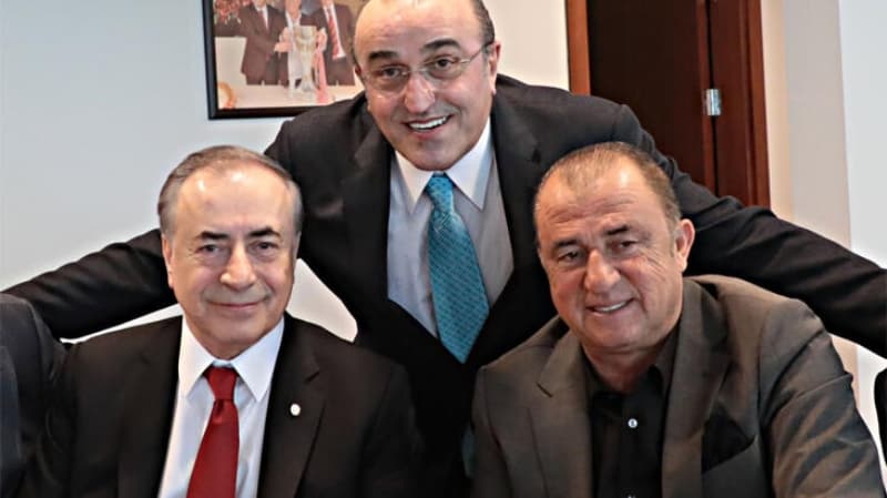 <p>Gelecek sezonun kadro planlaması için kollarını sıvayan Galatasaray, transferde büyük bir hareketlilik yaşıyor..</p>