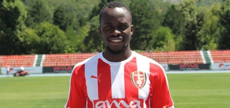 <p>Gambiya Millî Takımı’nda da forma giyen 25 yaşındaki Sowe’nin CSKA adına 64 maçta 27 golü bulunuyor.</p>