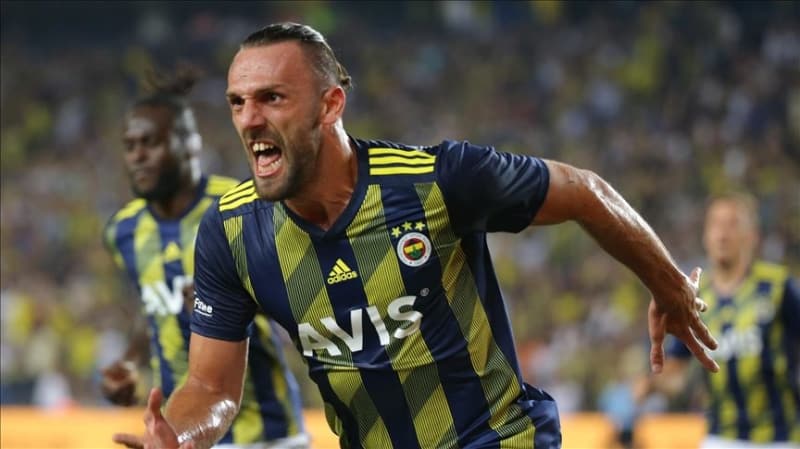 <p>İtalyan medyasından Calciomercato’nun haberine göre uzun süredir Vedat’ın peşinde olan Lazio hem Fenerbahçe hem de Kosovalı golcü ile anlaşma sağladı.</p>