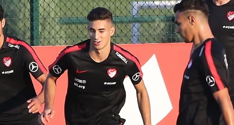 <p>'Galatasaray ve Fenerbah�e, Mert M�ld�r'e teklif yapt�.</p>