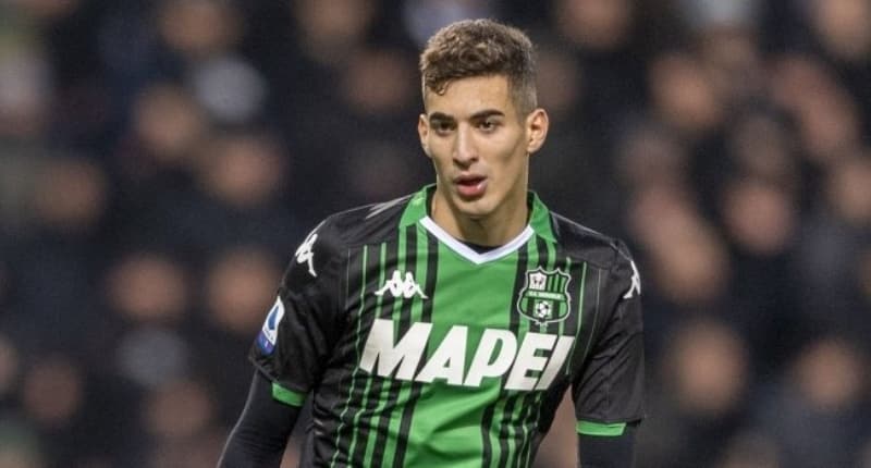 <p>T�rkiye'de Mert M�ld�r'e b�y�k ilgi var. Sassuolo'nun y�ld�z�, memleketinde seviliyor.</p>