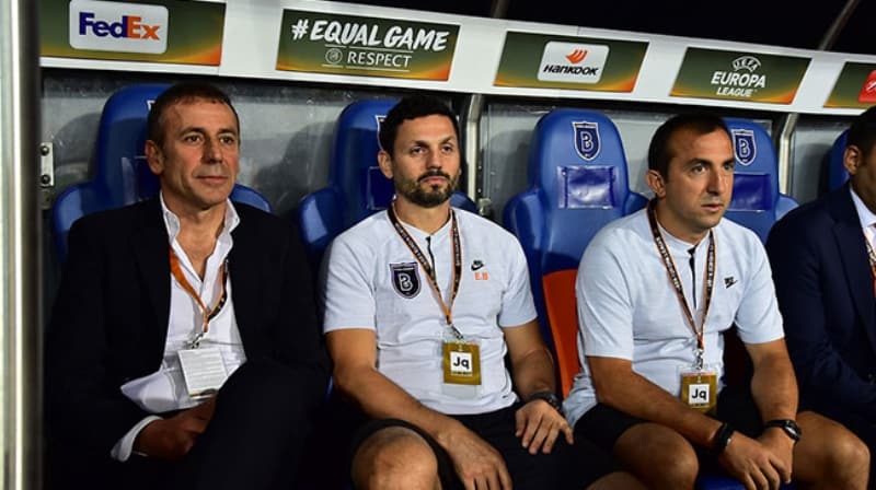 <p>T�rk alternatifler ise Alanyaspor'dan Erol Bulut ve Be�ikta�'tan ayr�lan Abdullah Avc�.</p><p><br></p><p>Sabah</p>