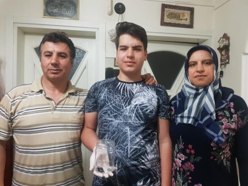 <p>Yaprak, p ve bitkilerin altna snarak yaamn srdren bu bcek trnn mali deeri ise bcein byklne gre deiiyor.</p>