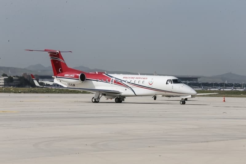 <p>Baba Evrensel, bebeklerin, ilk kez birbirini gördüklerinde şaşkınlık yaşadığını anlattı.</p>