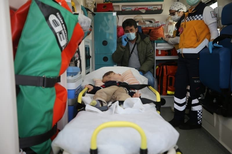 <p>Baba Evrensel, bundan sonraki süreçte her şeye sıfırdan başlayacaklarını belirterek, 'Bebeklerimiz hayata yeniden başlayacak, adeta yeniden doğdular. Her şeye sıfırdan başlayacağız. Şükürler olsun sağlıklarına kavuştular. Sonraki süreçte her şey daha güzel olacak.' ifadelerini kullandı.</p>