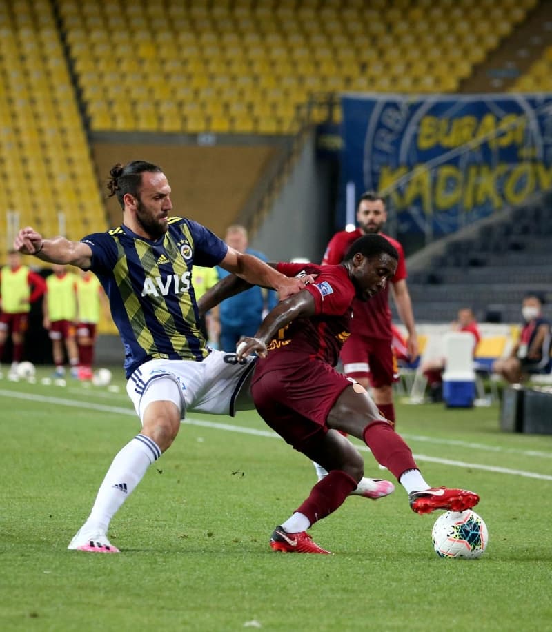 <p><b>'VEDAT VE GUSTAVO EKSTRA TRANSFERLERDİR'</b></p><p><br></p><p>'Fenerbahçe'nin son dönemdeki başarısız transferleri arasında Vedat ve Gustavo ekstra iyi transferlerdir. Bunu gösterdikleri performansla gösteriyorlar. Kötü transferleri söylerken iyileri de söyleyelim'</p>