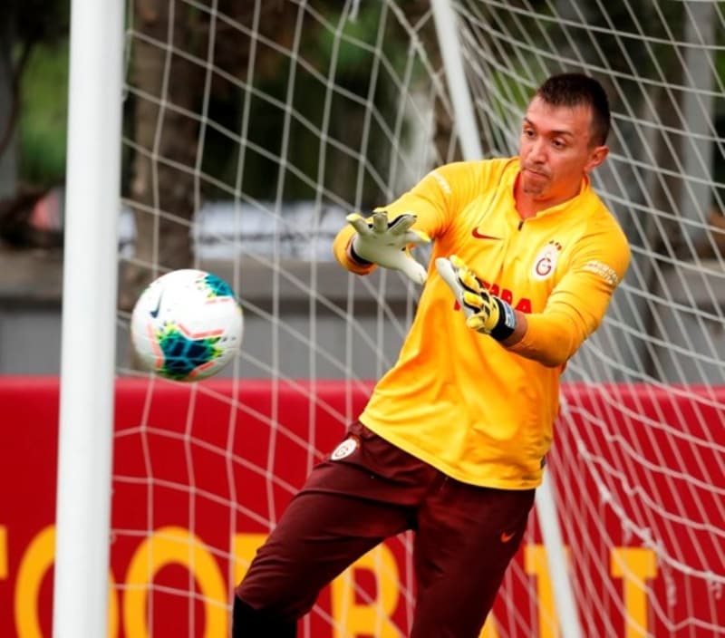 <p>Kale yine <b>Muslera</b>’ya emanet olacak. </p>