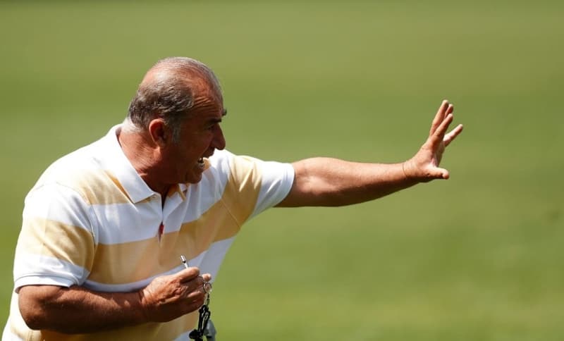 <p><b>LK 11’ DE HAZIR</b><br></p><p><br></p><p>Bu arada Fatih hoca, Rize karsnda sahaya srecei <b>ilk 11’i de byk lde belirledi. </b></p>