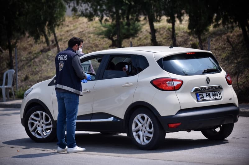 <p><b>TEK�RDA�</b></p><p><br></p><p>Tekirda� Valili�i, �l geneline giri�lerin 14-17 Haziran’da s�n�rland�r�ld���n� bildirdi.</p>