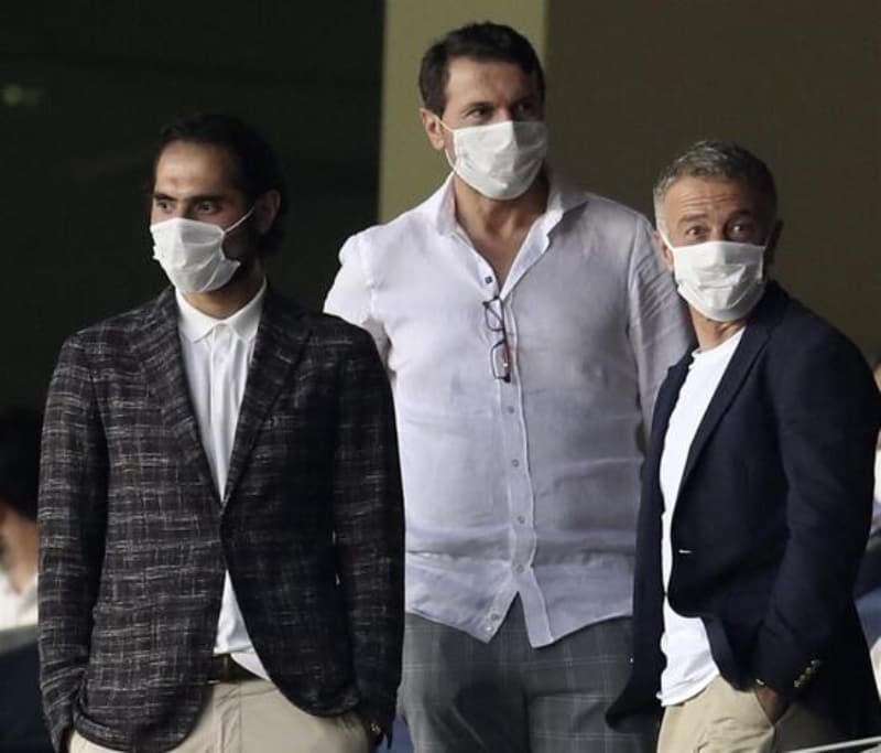 <p><b>'SAKATLIK SEBEBİ CÜNEYT ÇAKIR'</b><br></p>