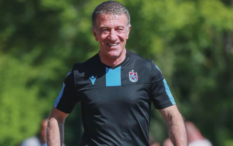 <p><b>'CEZAYA TAKILMAYIN'</b></p><p>'Avrupa kupaları cezasına kimse takılmasın o bizim gündemimizde değil bile.'</p>