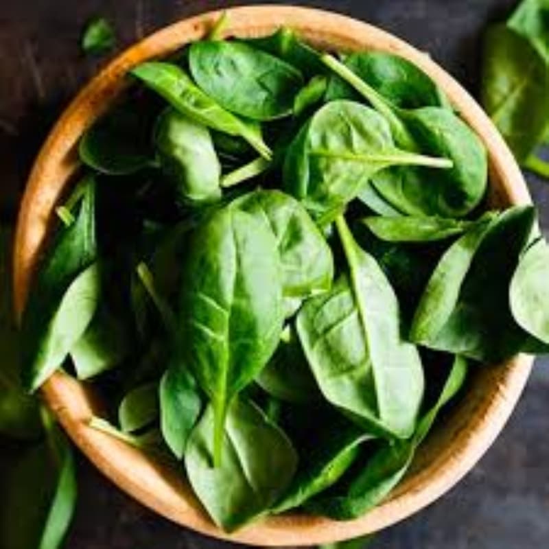 <p>Ispanak, pazı, roka gibi yeşil yapraklı sebzeler</p>