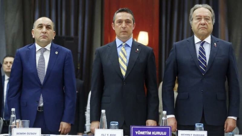 <p>Sarı-Lacivertliler ilk olarak defans hattını sağlamlaştırmak için kolları sıvadı. </p>