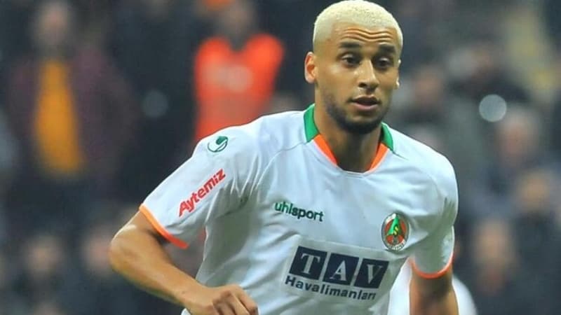 <p>Diğer aday ise Alanyalı Welinton.</p>