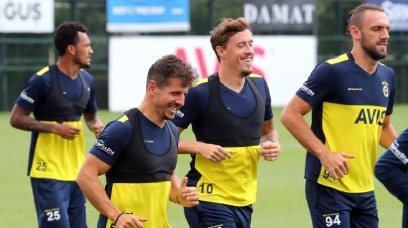 <p>Fenerbahçe'nin gündemi akşam saatlerinde kulüpten yapılan açıklamayla değişti. Resmi internet sitesinden, Max Kruse'nin kulüple olan sözleşmesini tek taraflı olarak feshettiği bildirildi.</p>