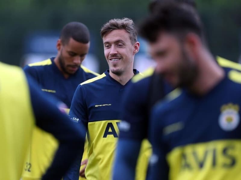 <p>'Meslek hayatım boyunca hiç sözleşme bozmadığım gibi, Fenerbahçe sözleşmeyle düzenlenmiş koşullara uymuş olsaydı böyle bir yola gitmezdim. Daha fazla ayrıntı açıklayamıyor olmamı anlayışla karşılamanızı rica ediyorum.'</p>