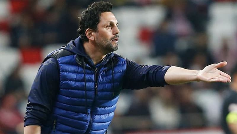 <p>'Erol Hocamz’n bu fotoraf zerinden bir baka kulbe veya kiiye mesaj yollamaya da kesinlikle ihtiyac yoktur.”</p>