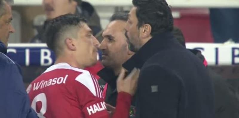 <p>Mert Hakan Yanda, karlama sonras Erol Bulut’tan zr dilemiti.</p>