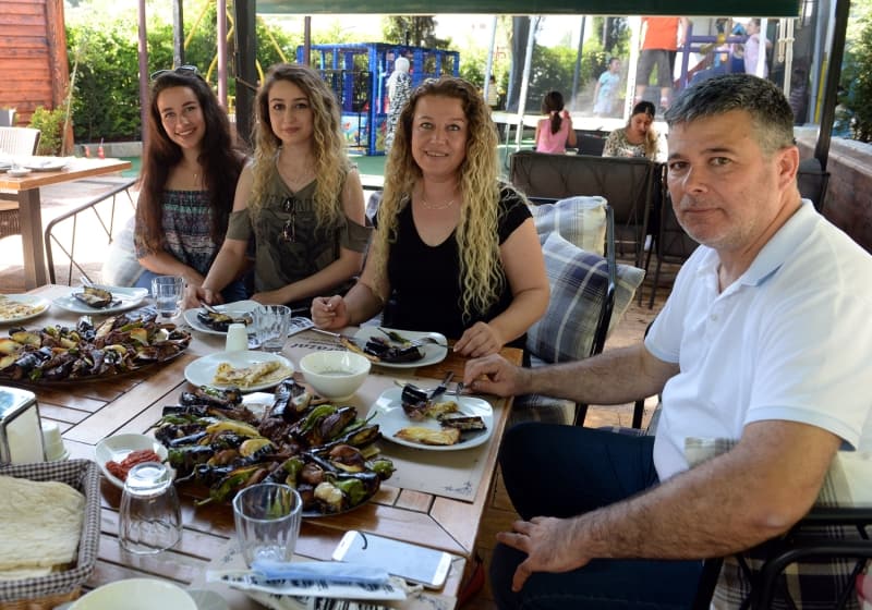 <p><b>- TOKAT KEBABININ YAPILII</b><br></p>