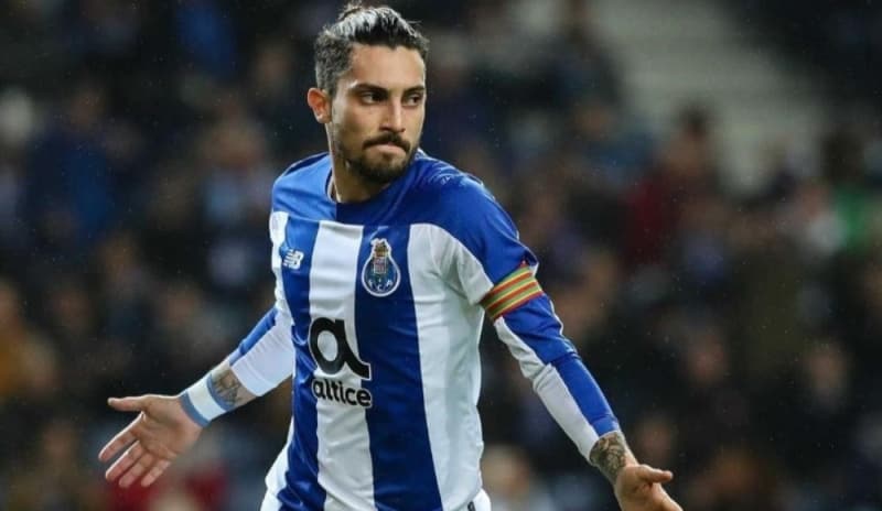<p>A<span >yrıca Porto'ya transfer olan Alex Telles'in de PSG'ye transfer olması ve sarı-kırmızılıların bu transferden 1 milyon 850 bin Euro kazanması bekleniyor.</span></p>