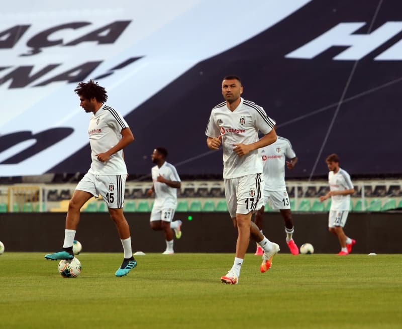 <p>Sergen Yalçın'ın Caner Erkin'i sildiğini düşündüğünün altını çizen ünlü yorumcu...</p>