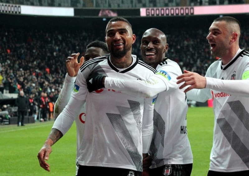 <p>Boateng'in de kalma ihtimali bir hayli zayıf. </p>