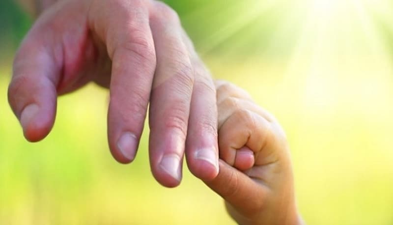 <p>”Yanında hissettiğim güven hiç değişmedi baba. En güvende olduğum yer kabrinin başıdır artık.”</p>