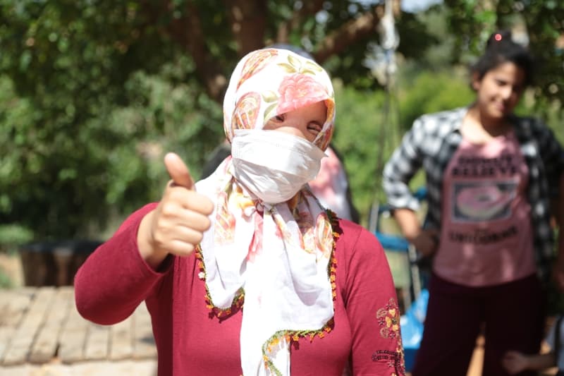 <p>Yeni tip koronavirüs (Kovid-19) salgını nedeniyle maske takıp, sosyal mesafe kurallarına uyarak dikkatli davranan Demirci, yapılacak küçük operasyonların ardından özgürce gezmeyi ve hayatına yeni bir sayfa açmayı planlıyor.</p>