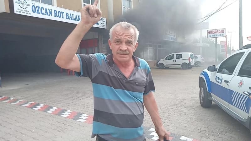 <p>Galatasaray'ın file bekçisi Okan Kocuk'un babası Özcan Kocuk da maçı izledi.</p>