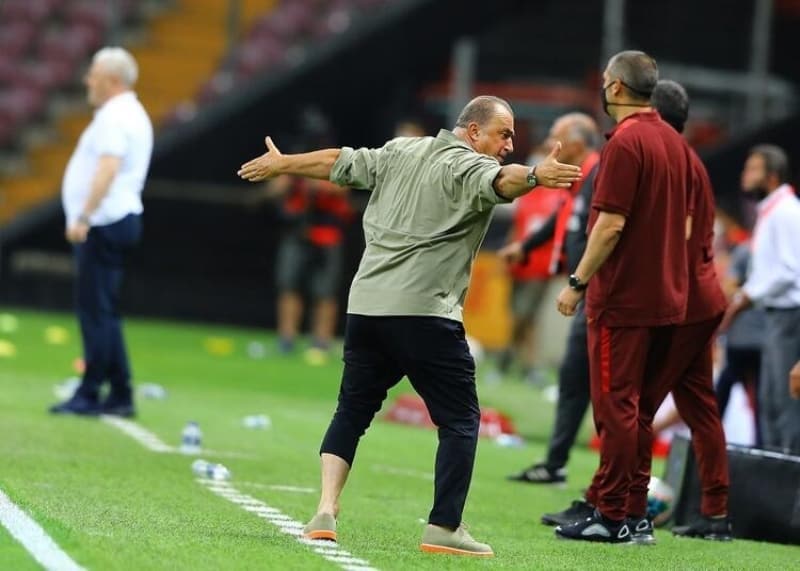 <p>90+15. dakikada topun başına gelen Maxim penaltıda topu ağlara yolladı ve maçın 3-3 bittiğini ilan eden isim oldu. </p>