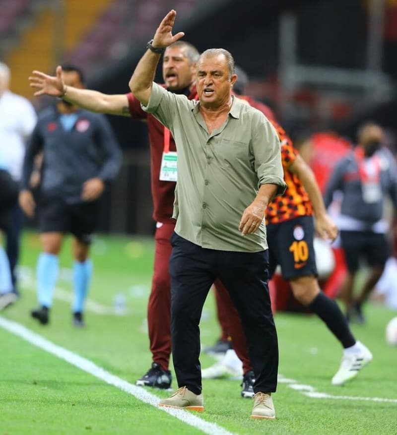 <p>Givemesport.com sitesi 'Galatasaray-Gaziantep maçı en çılgın sonlardan birine sahne oldu' başlığıyla verdiği haberde şu çarpıcı detaylara değindi:</p>